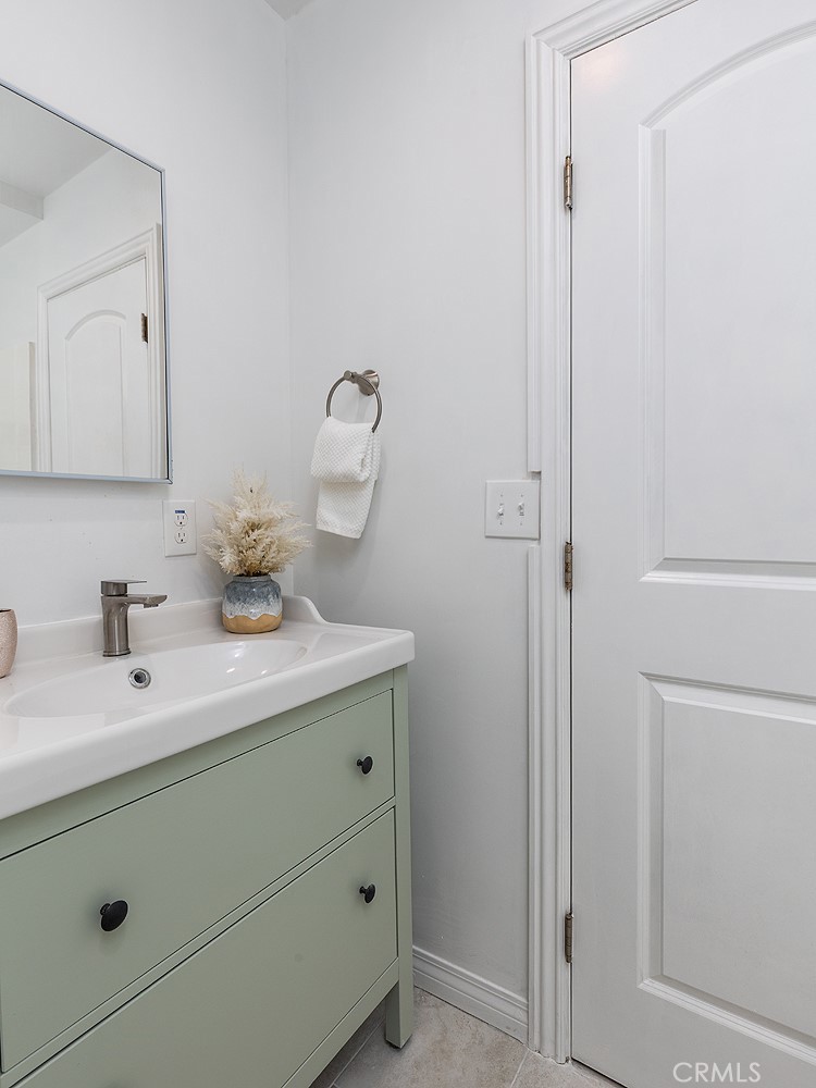 14936 Los Robles Avenue