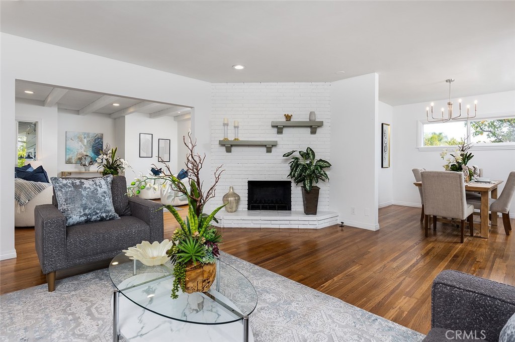 14936 Los Robles Avenue