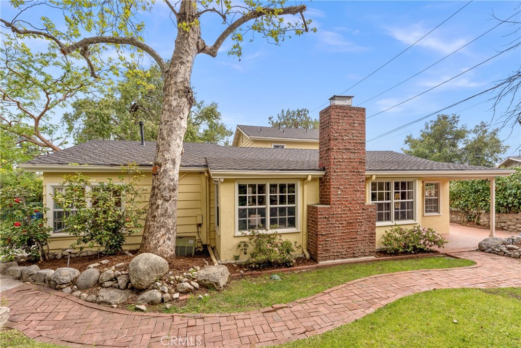 345 Foothill Avenue