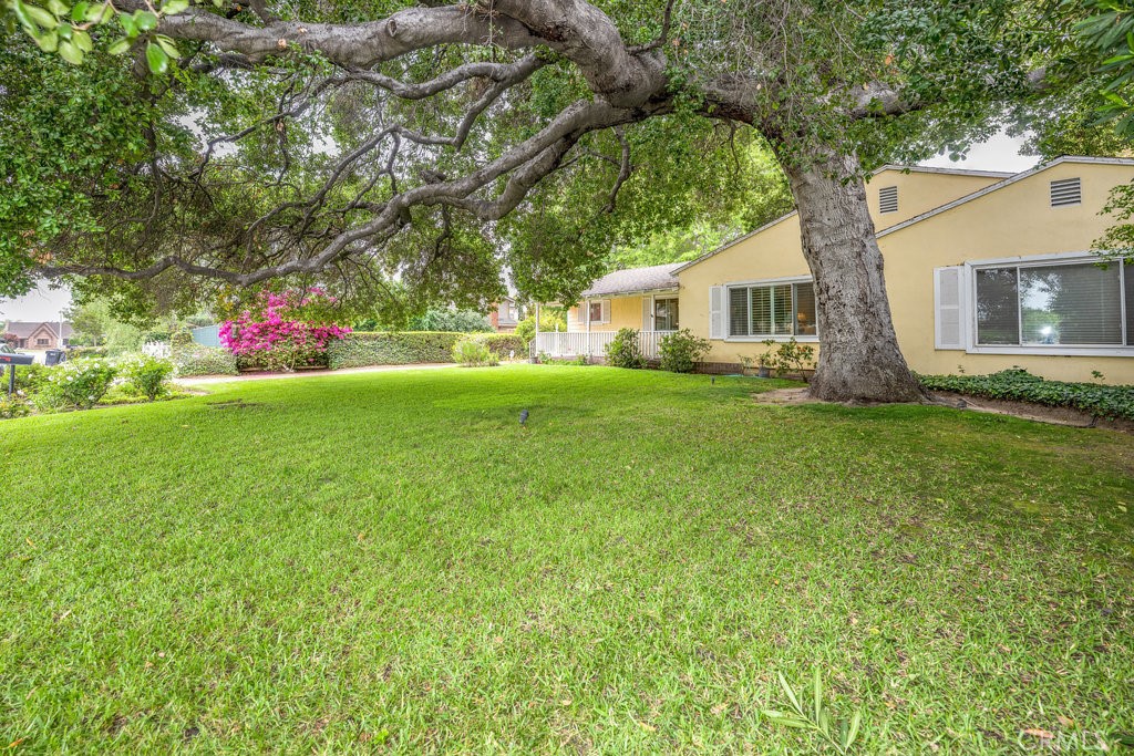 2437 Florence Avenue