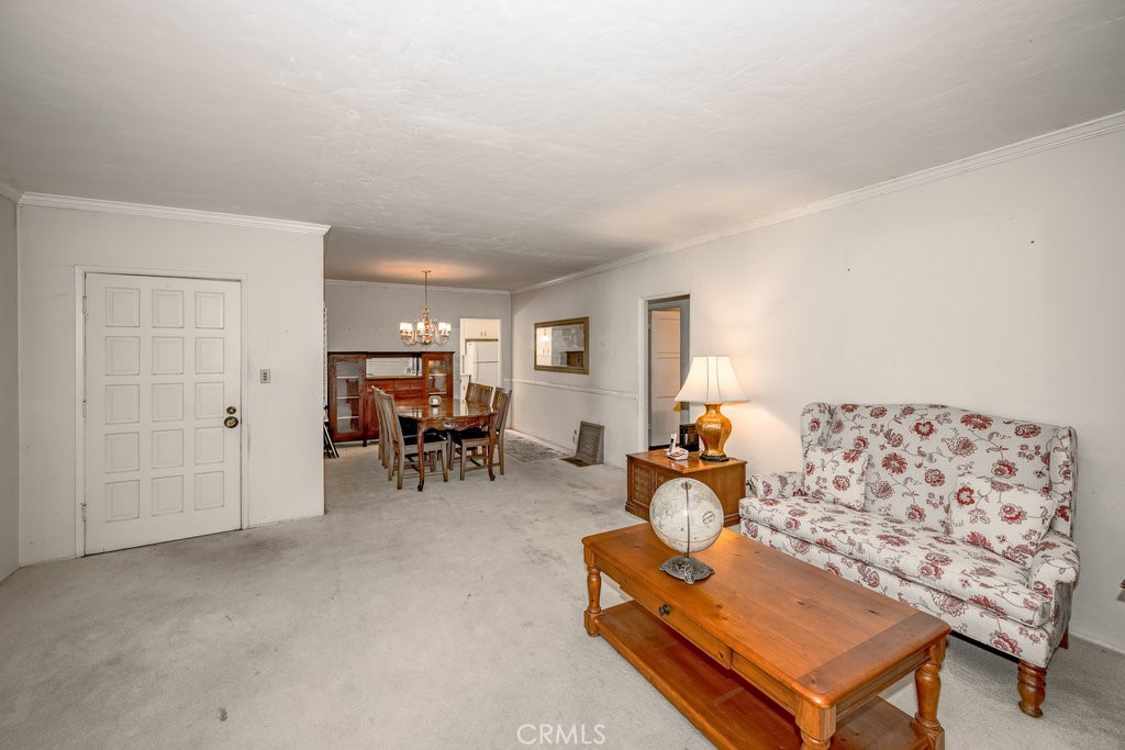 2437 Florence Avenue