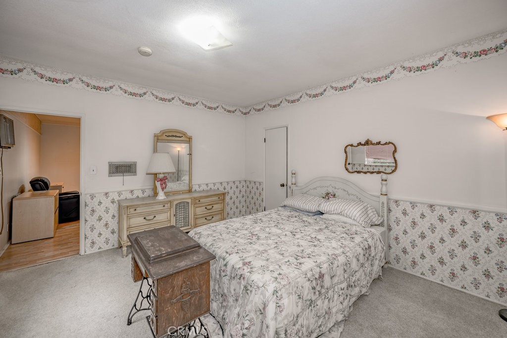 2437 Florence Avenue