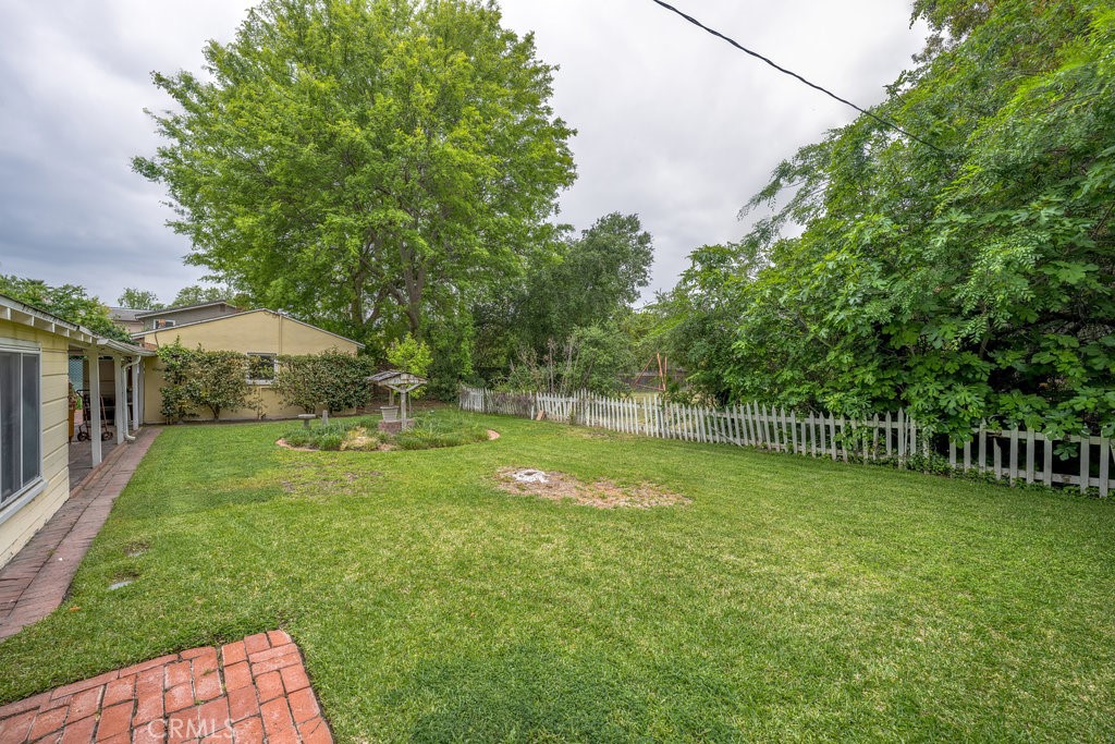 2437 Florence Avenue