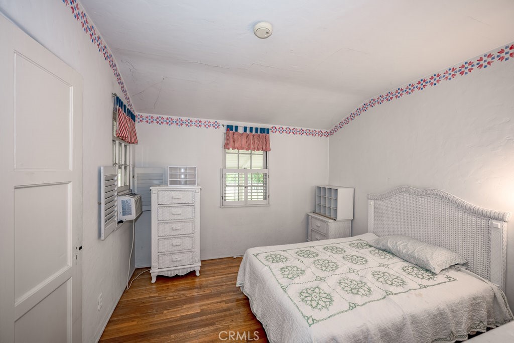 2437 Florence Avenue