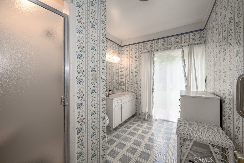 2437 Florence Avenue