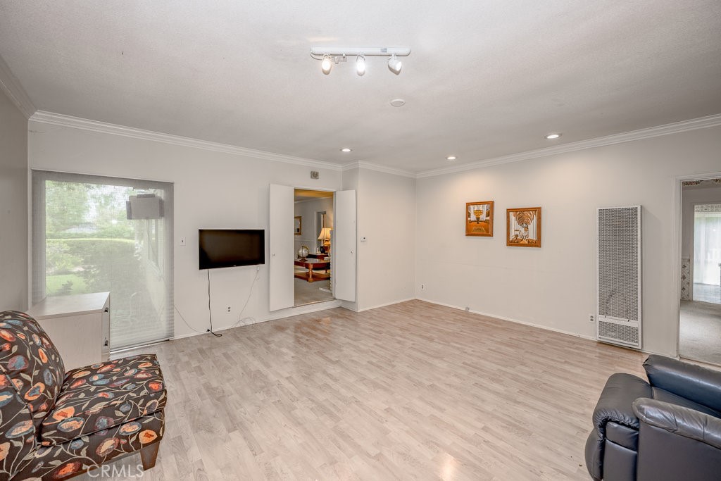 2437 Florence Avenue