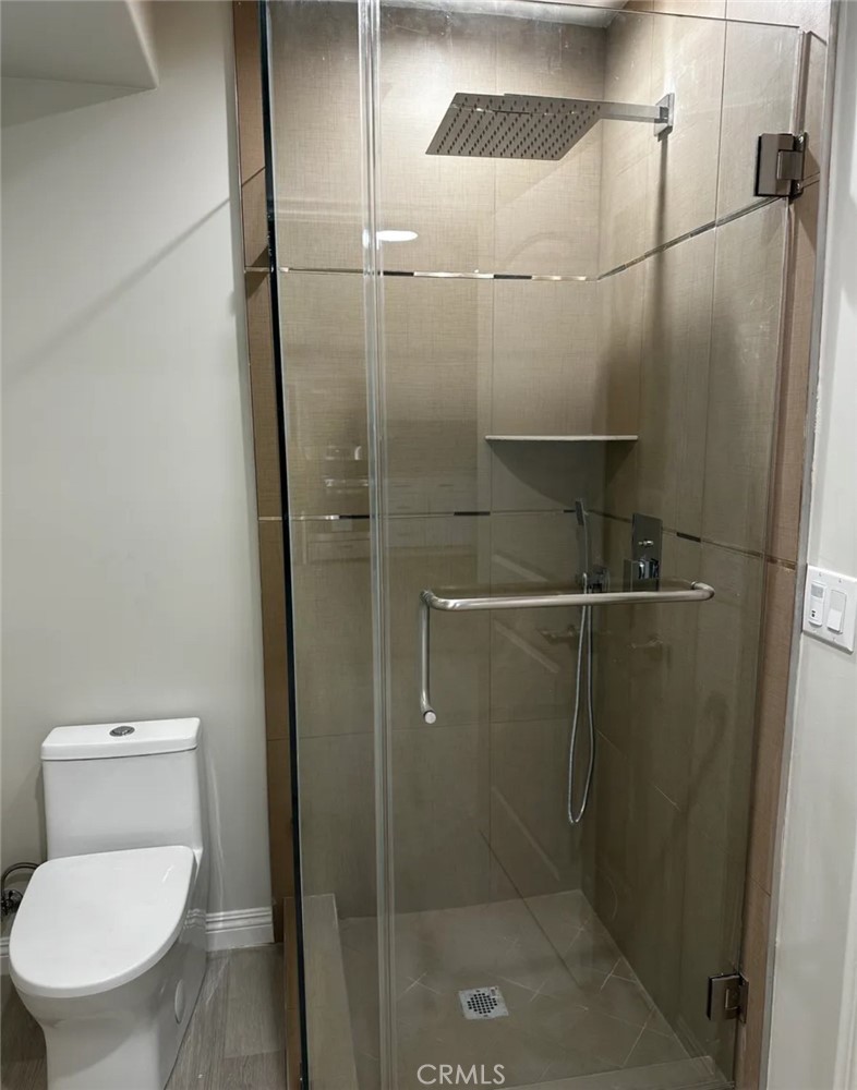 635 W Colorado Boulevard 1