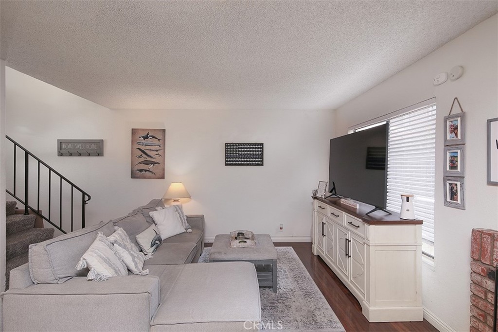 821 S Cerritos Avenue 17