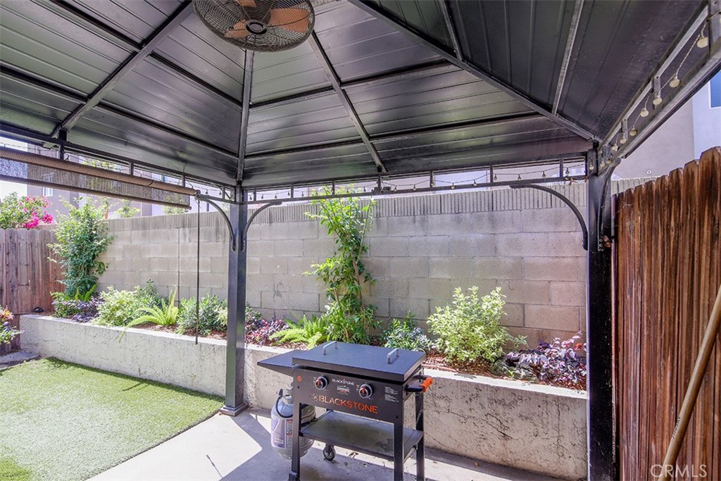 821 S Cerritos Avenue 17