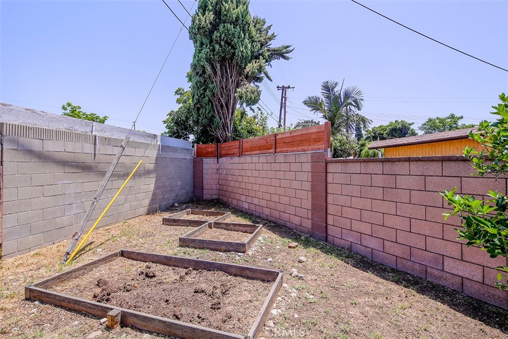 5140 N Clydebank Avenue