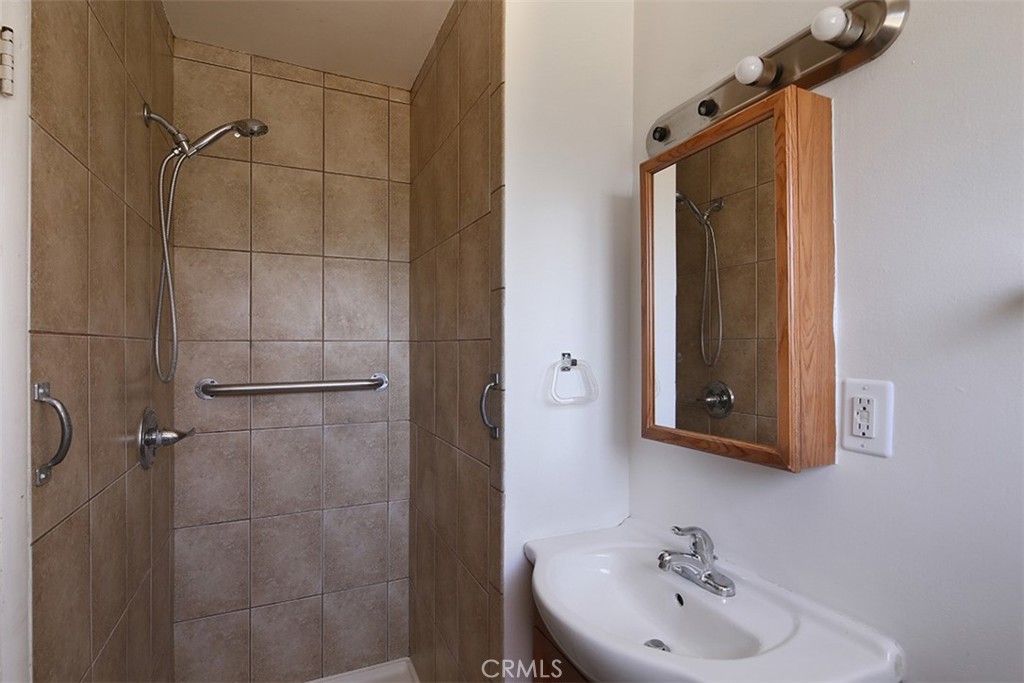 5140 N Clydebank Avenue