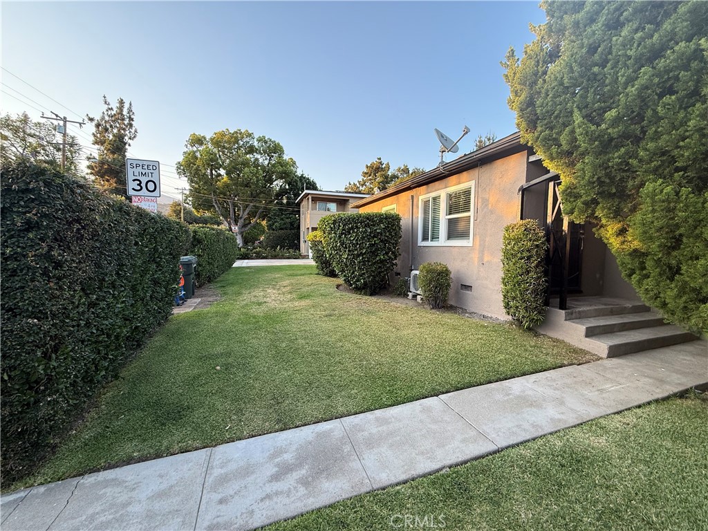 637 W Colorado Boulevard