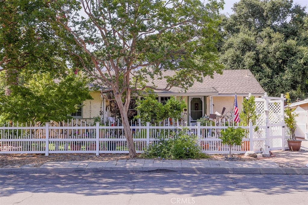 1017 Oakleaf Avenue