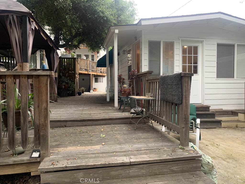 368 Mariposa Avenue
