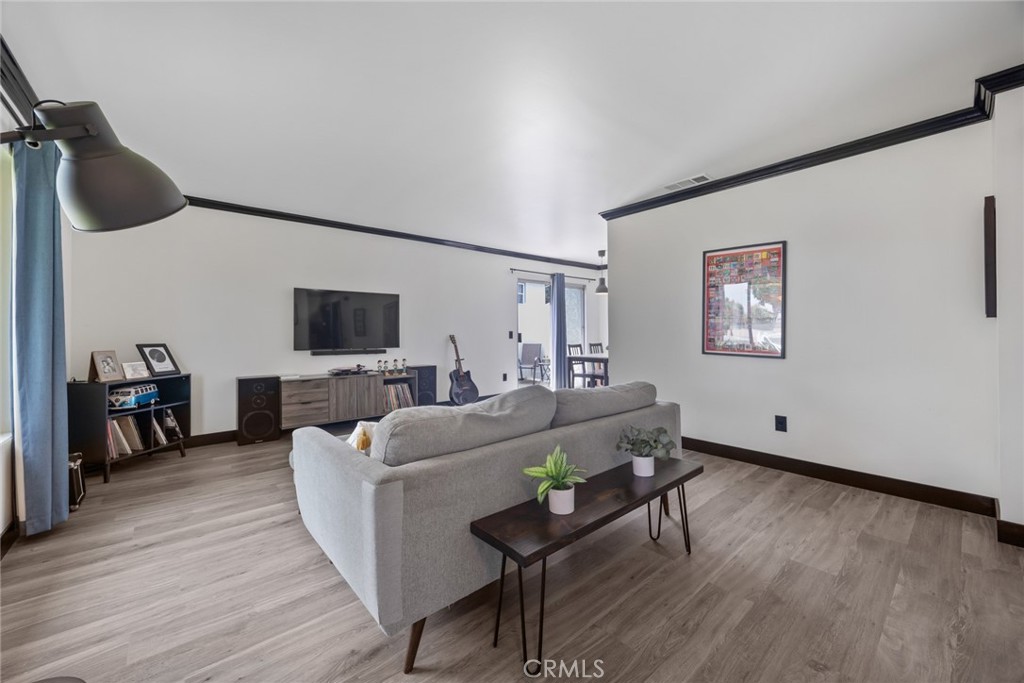 871 W 12th Street 1