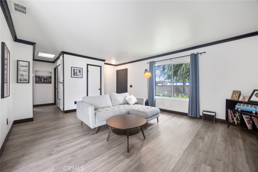 871 W 12th Street 1