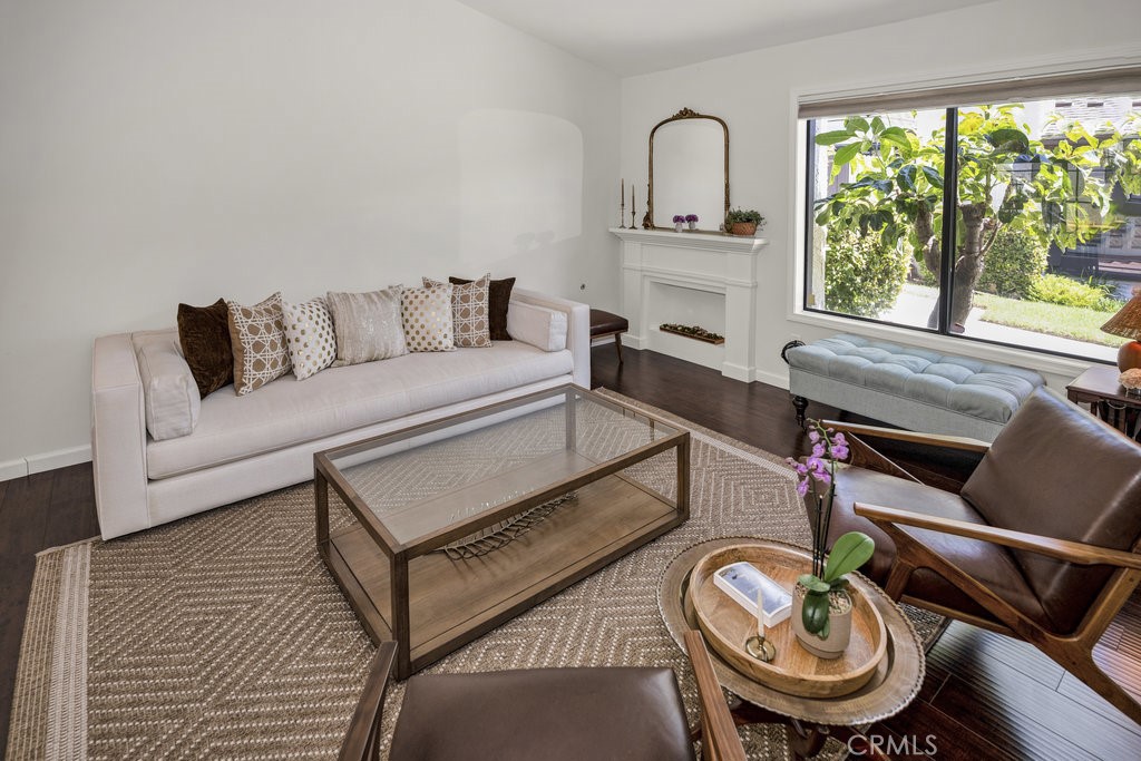 286 W Montecito Avenue M