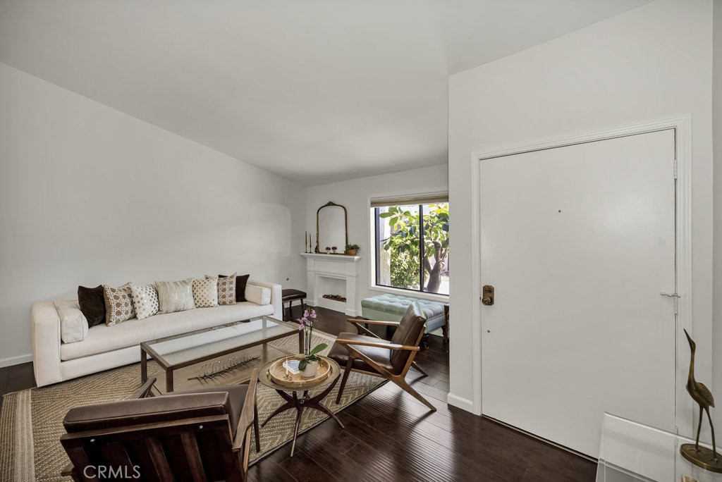 286 W Montecito Avenue M