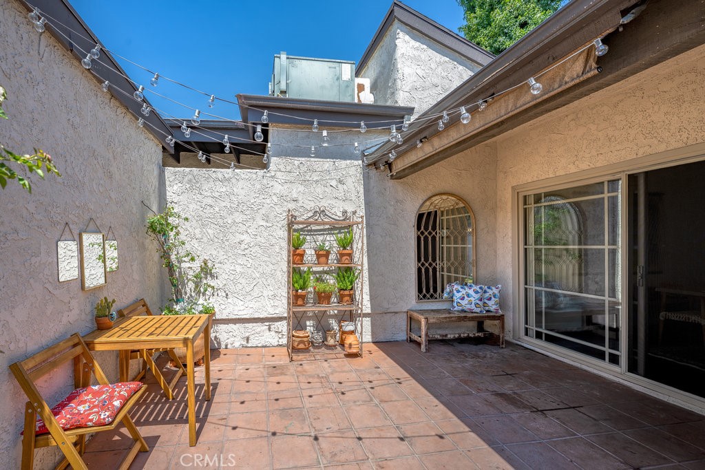 286 W Montecito Avenue M