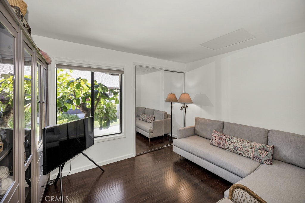 286 W Montecito Avenue M