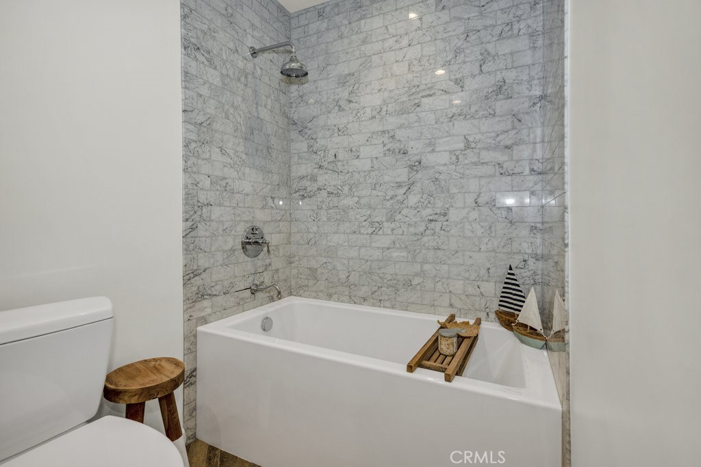 286 W Montecito Avenue M