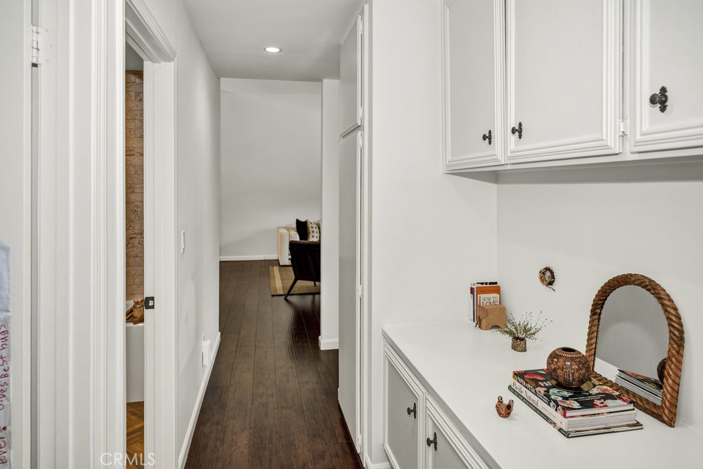 286 W Montecito Avenue M