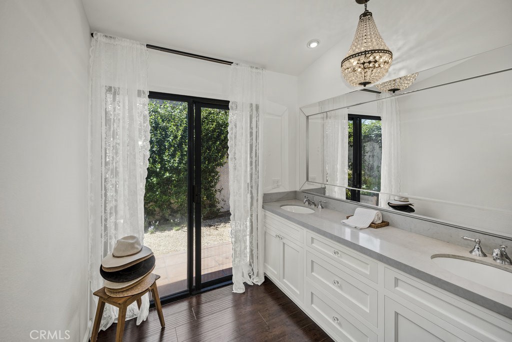 286 W Montecito Avenue M