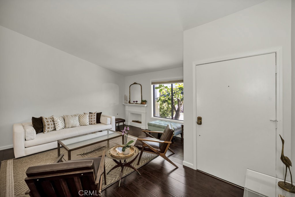 286 W Montecito Avenue M