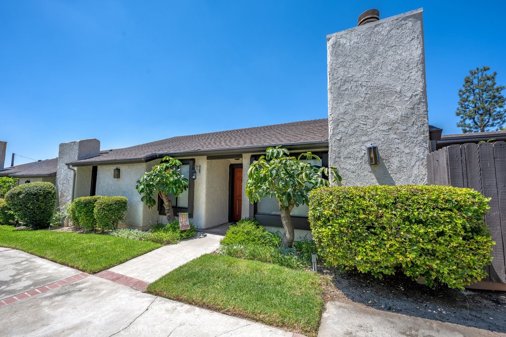 286 W Montecito Avenue M