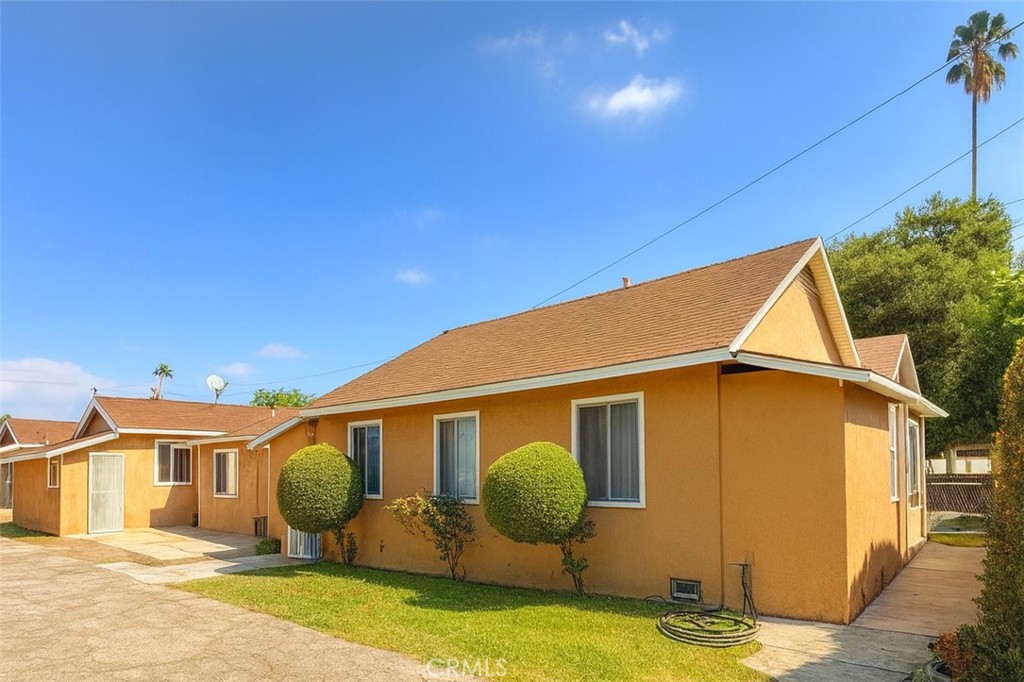 307 E Angeleno Avenue