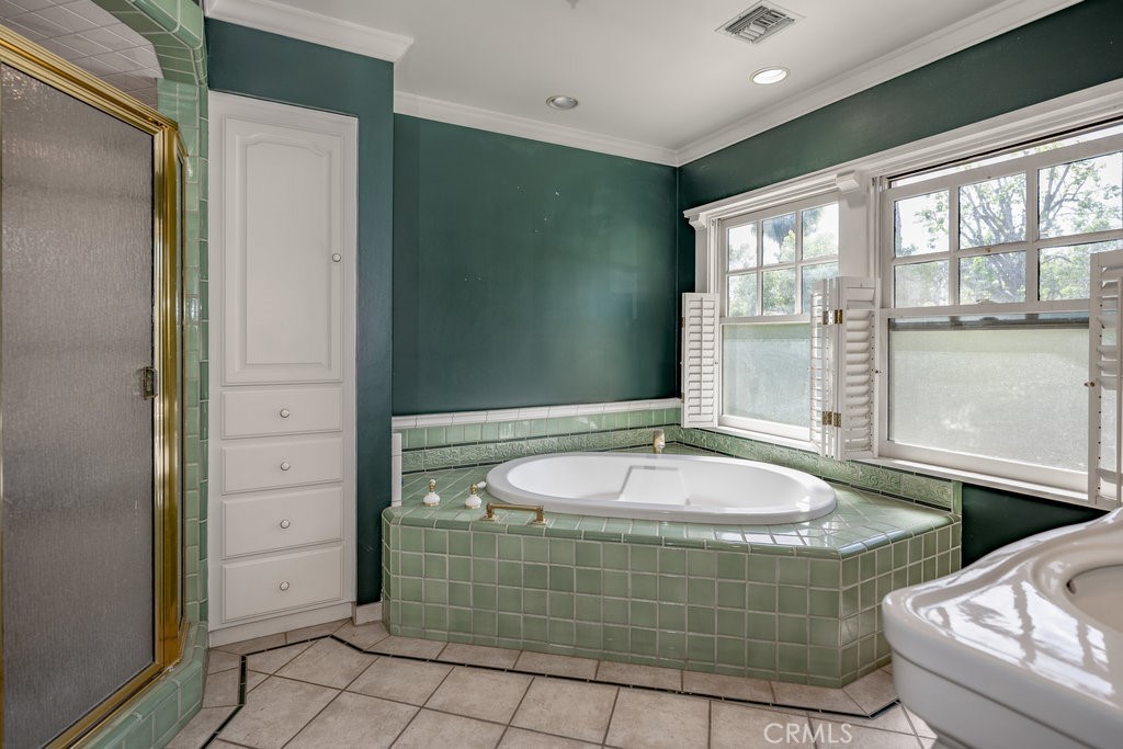 481 W Highland Avenue