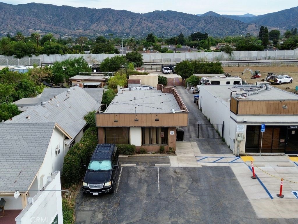 709 E Route 66