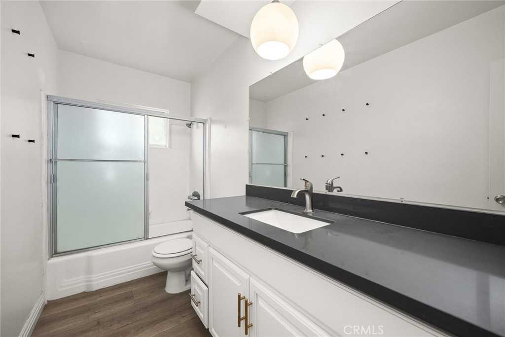 231 S Catalina Avenue 5