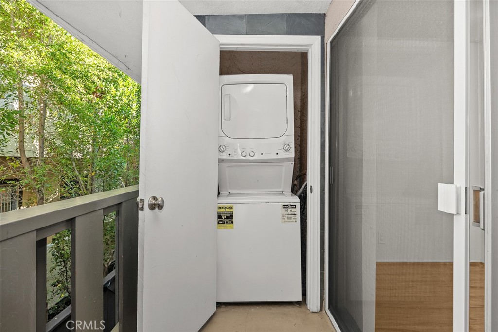 231 S Catalina Avenue 5