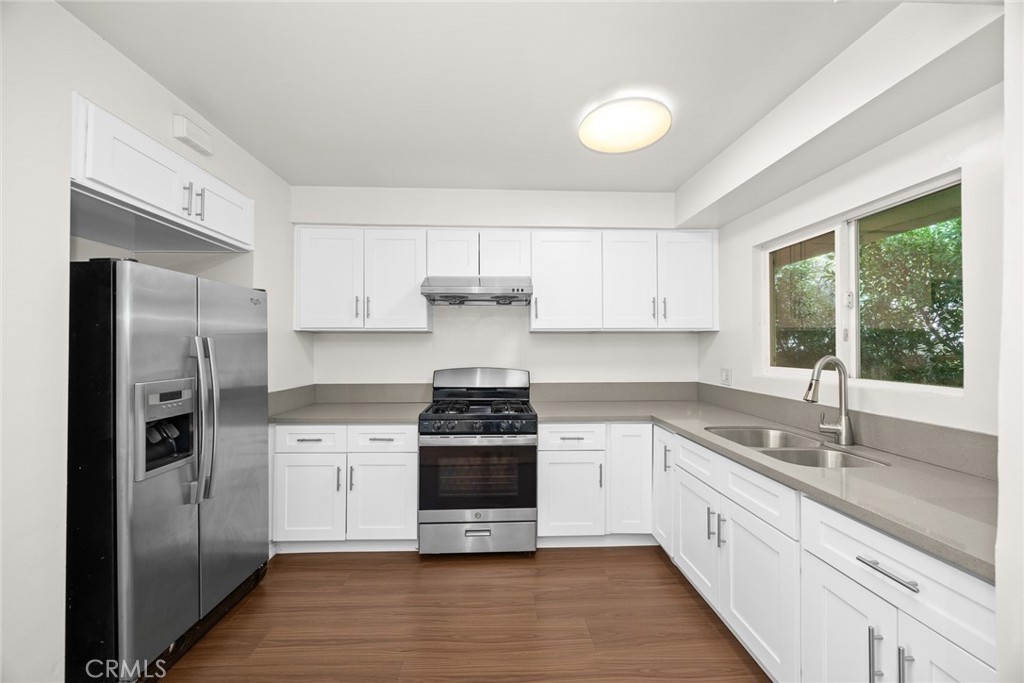 231 S Catalina Avenue 5