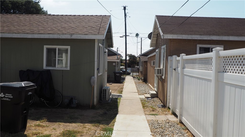 307 E Angeleno Avenue