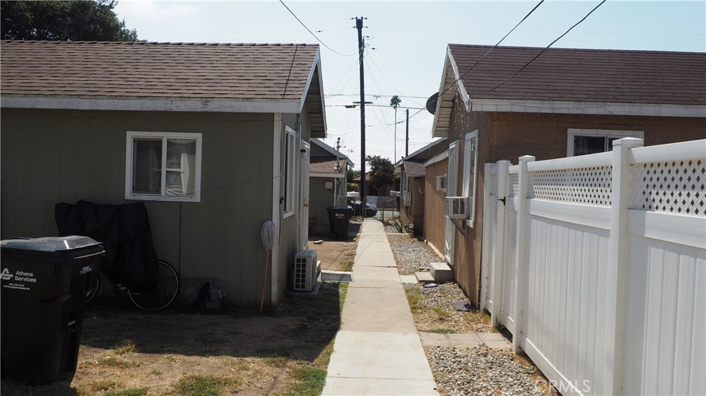 307 E Angeleno Avenue