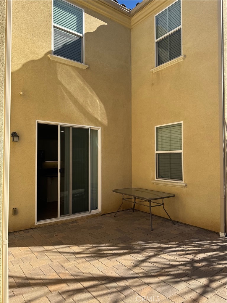 759 E Sierra Madre
