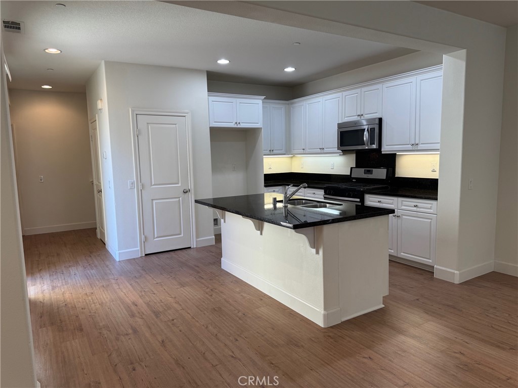 759 E Sierra Madre