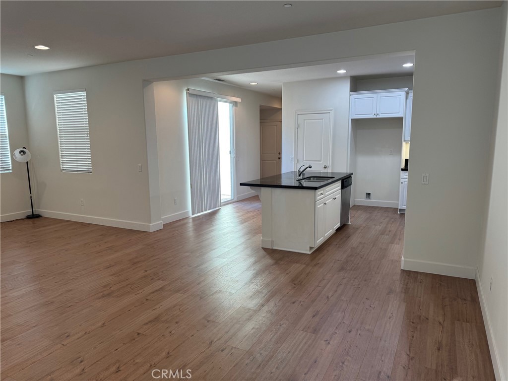 759 E Sierra Madre