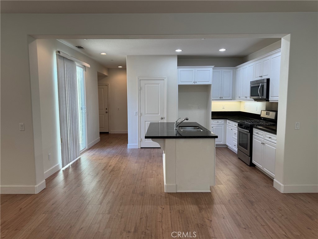 759 E Sierra Madre