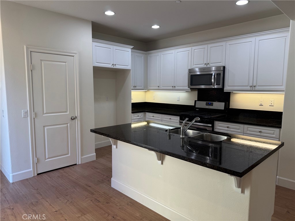 759 E Sierra Madre