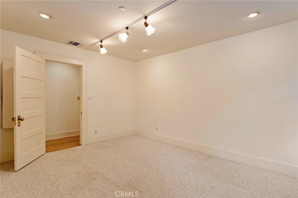 354 N Canon Avenue