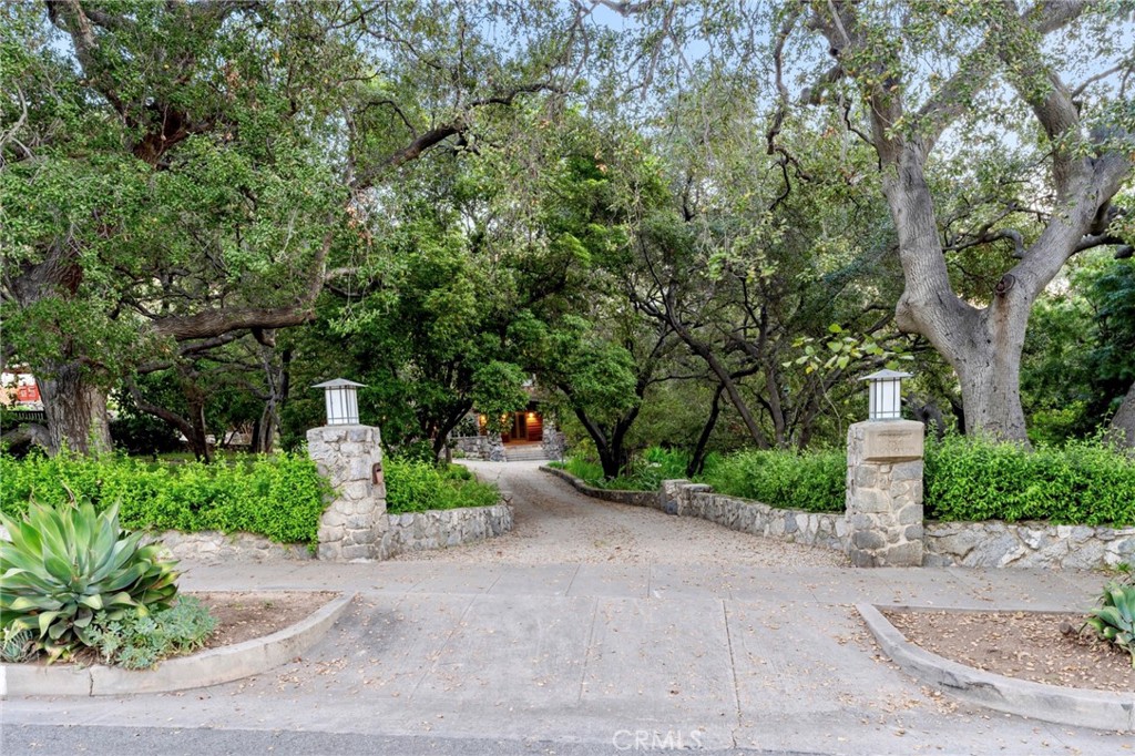 354 N Canon Avenue
