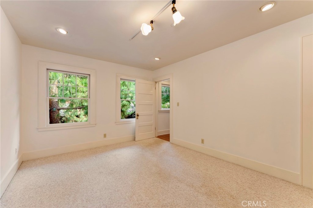 354 N Canon Avenue