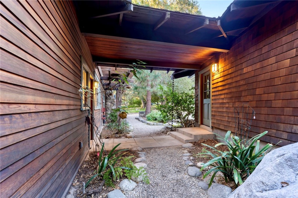 354 N Canon Avenue