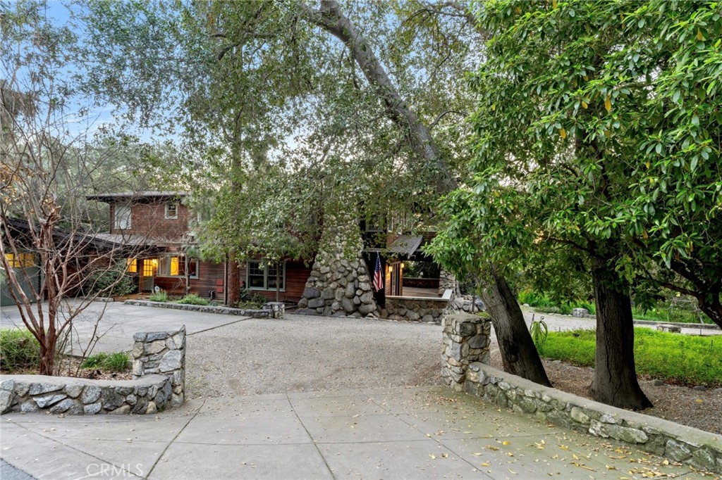 354 N Canon Avenue