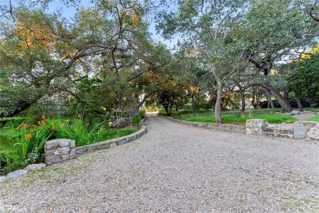 354 N Canon Avenue
