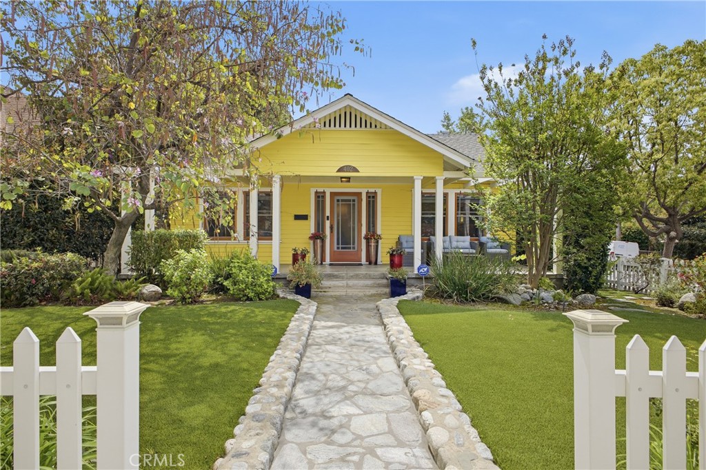 402 Wildrose Avenue
