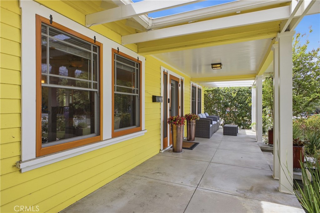 402 Wildrose Avenue